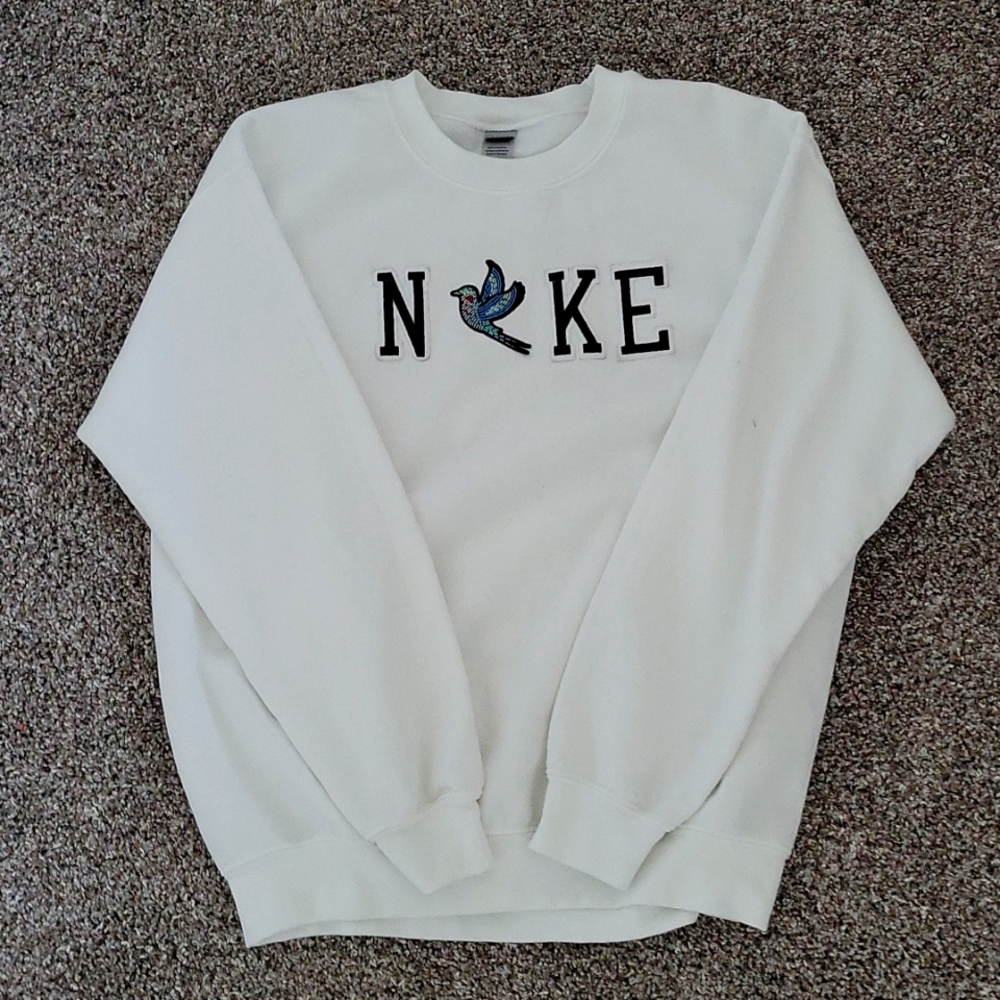 NEW NIKE sweatshirt